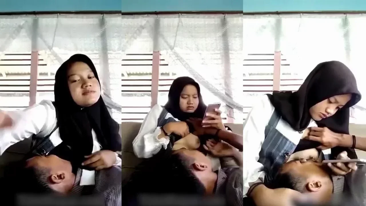 Bokep Indo ABG Jilbab Kasihin Nenen Ke Pacar poster